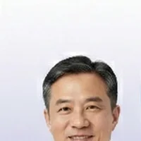 Dr. James Chen
